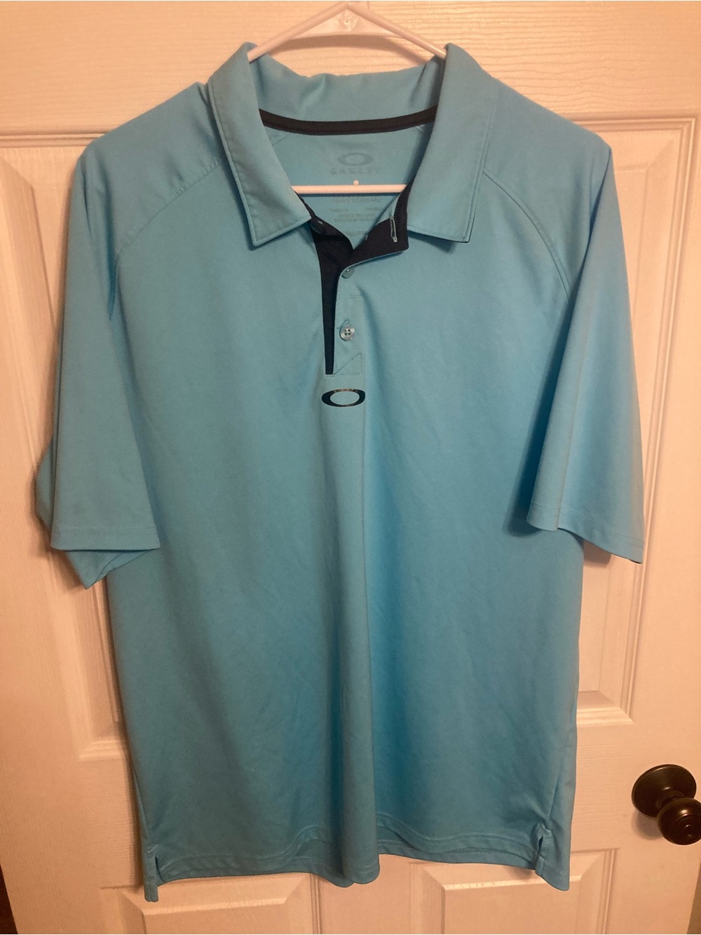 Oakley Men’s Light Aqua Polo with Black Contrast Placket
